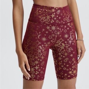 Fabletics Define PowerHold High-Waisted 9'' Short Portwine Stardust Foil Small